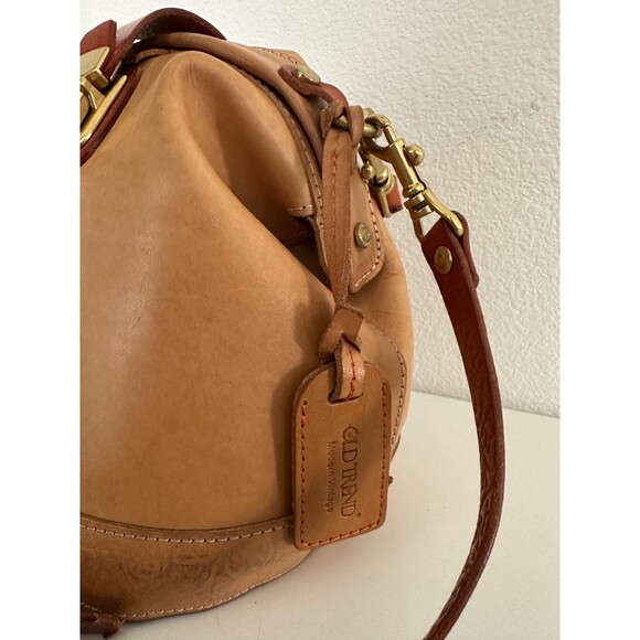 Old Trend Vintage Doctor Bucket Leather Crossbody Bag Handle Strap Brown Buckle - Picture 4 of 16